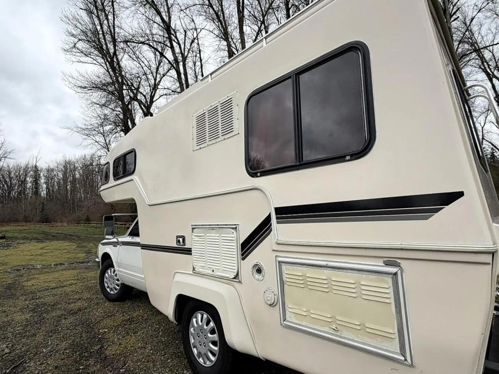 1984 Nissan Sunrader