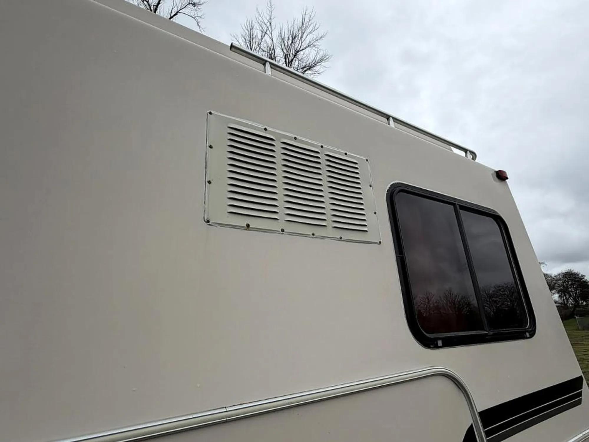 1984 Nissan Sunrader