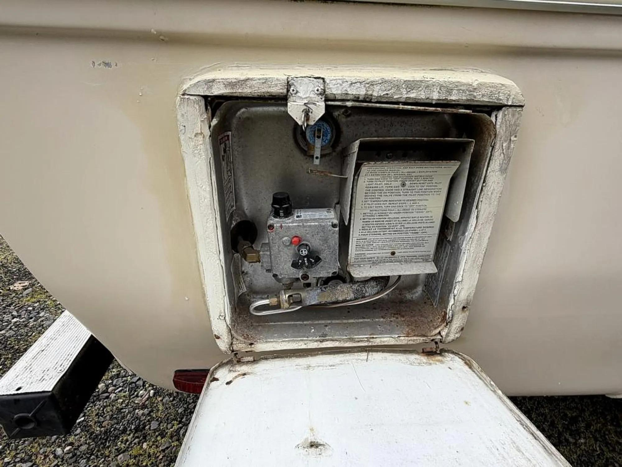 1984 Nissan Sunrader