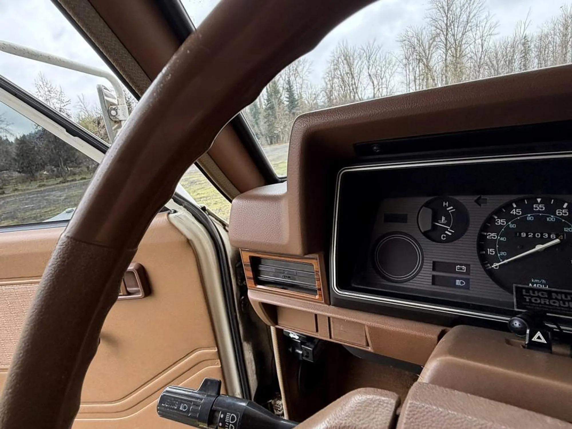 1984 Nissan Sunrader