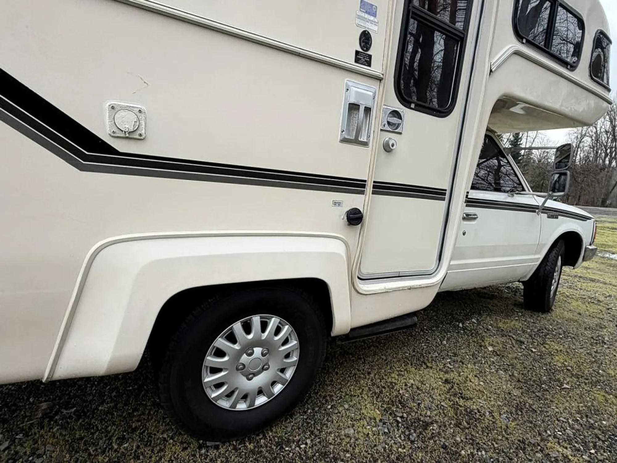 1984 Nissan Sunrader