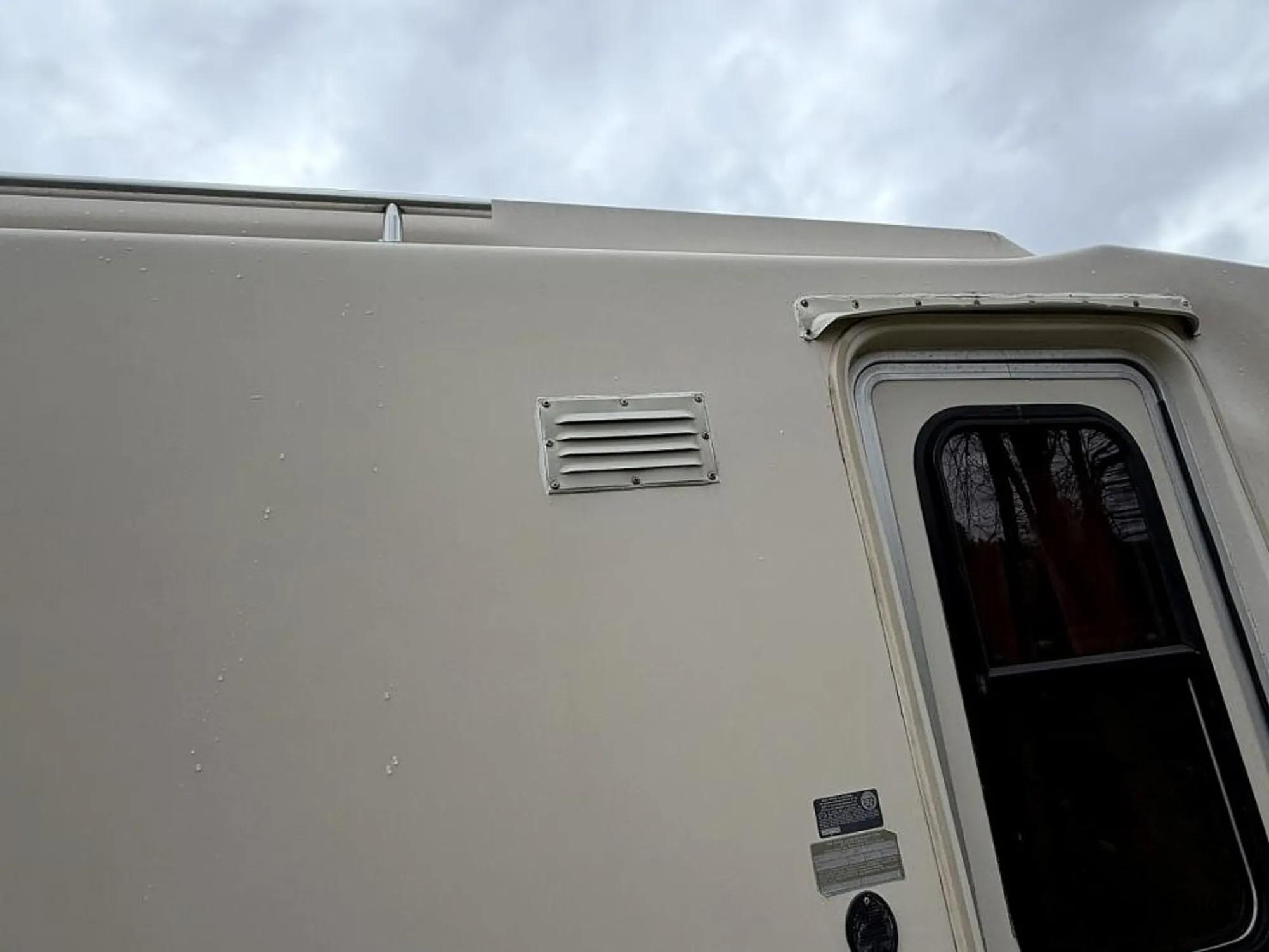 1984 Nissan Sunrader