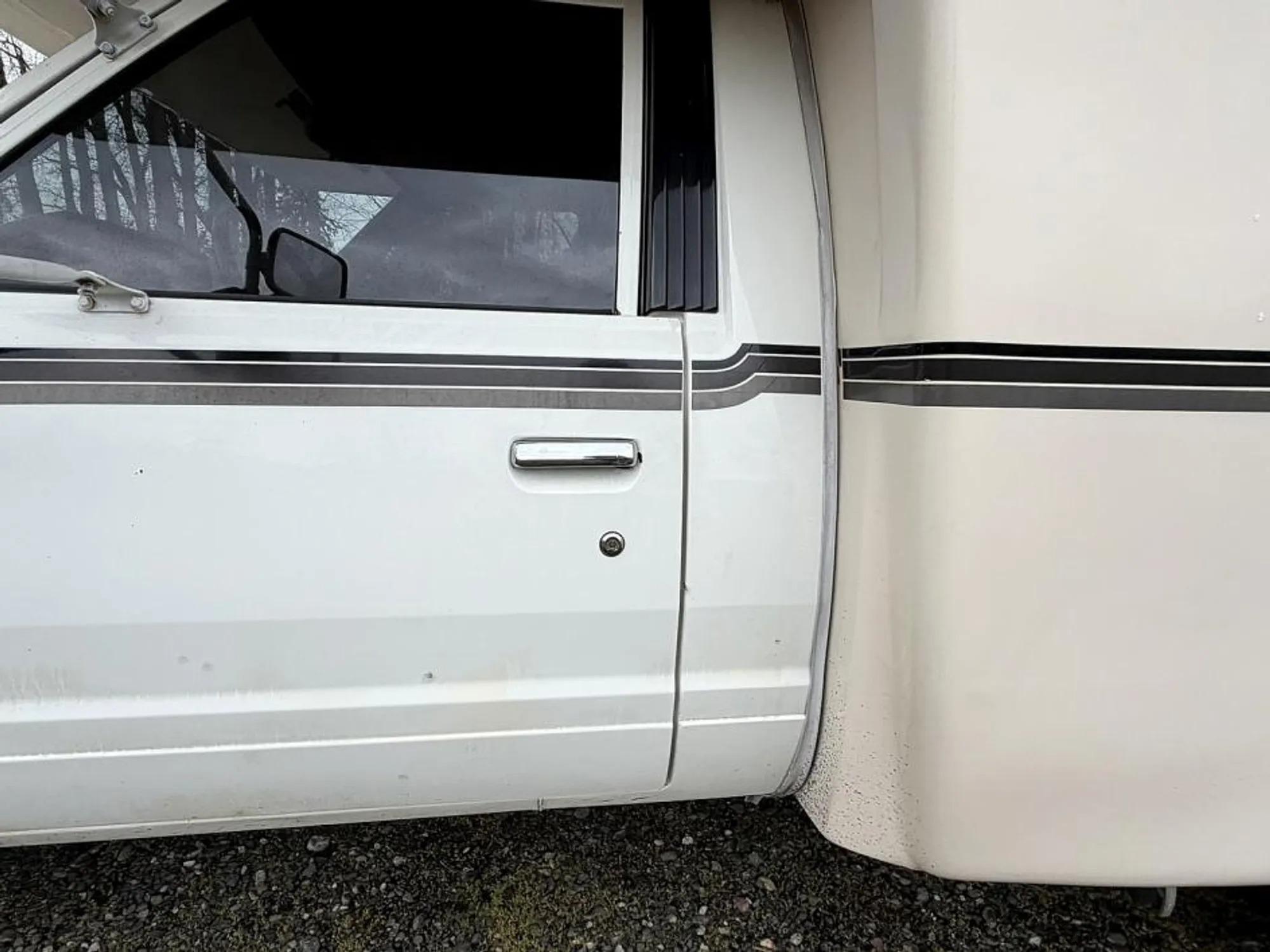 1984 Nissan Sunrader