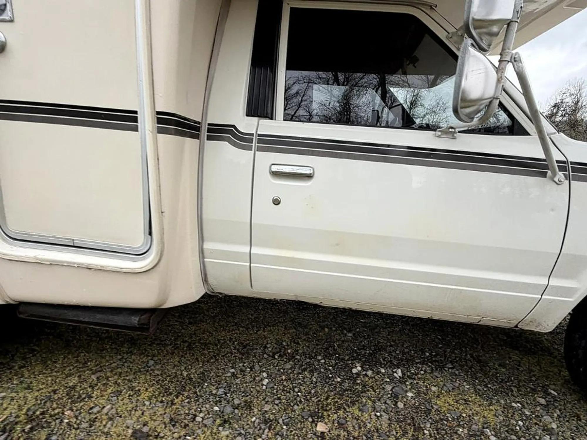 1984 Nissan Sunrader