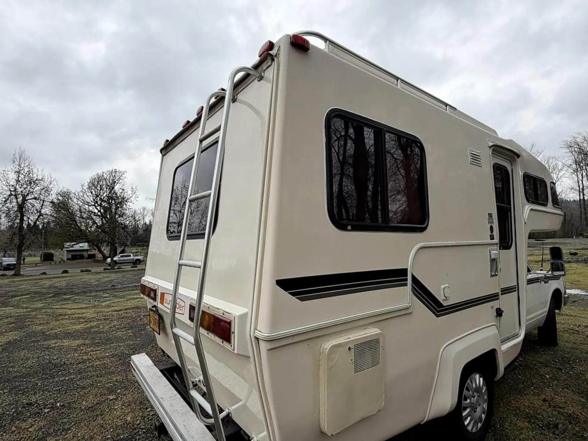 1984 Nissan Sunrader