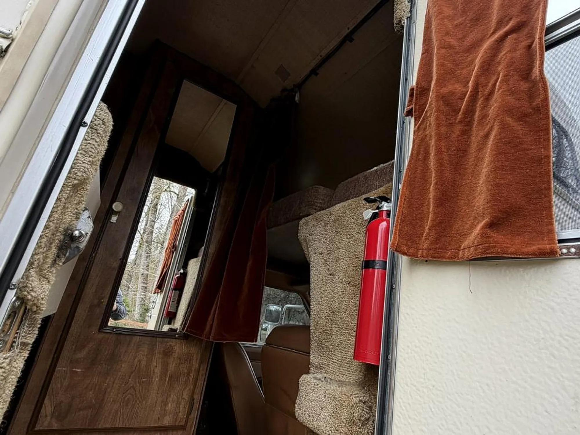 1984 Nissan Sunrader