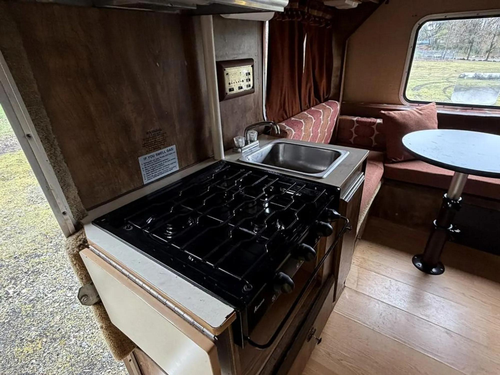 1984 Nissan Sunrader