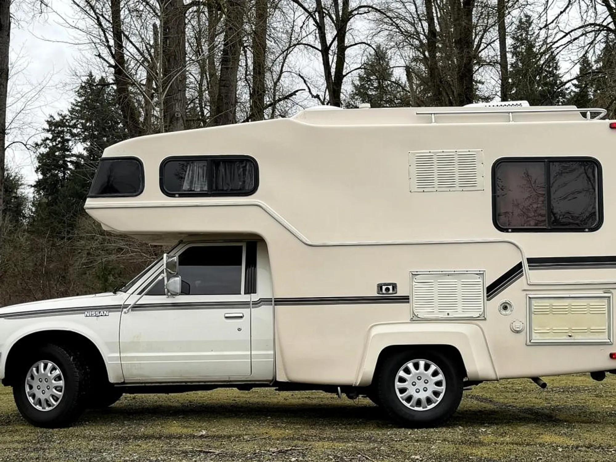 1984 Nissan Sunrader - 3