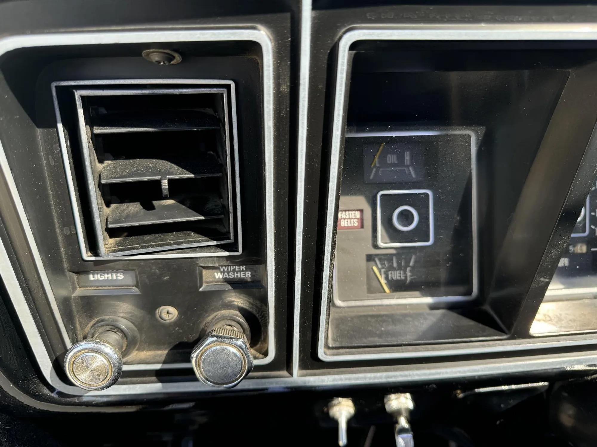 1977 Ford F-150 4×4 Shortbox