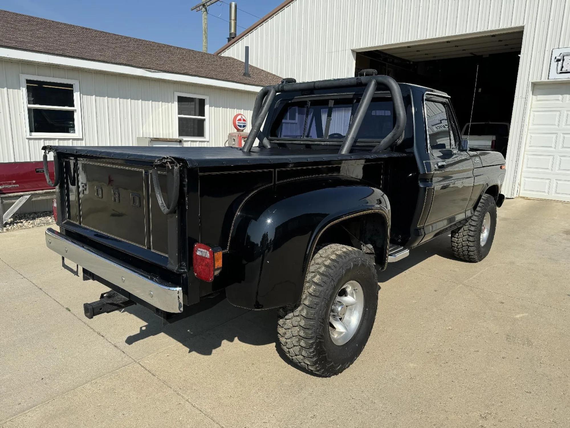 1977 Ford F-150 4×4 Shortbox