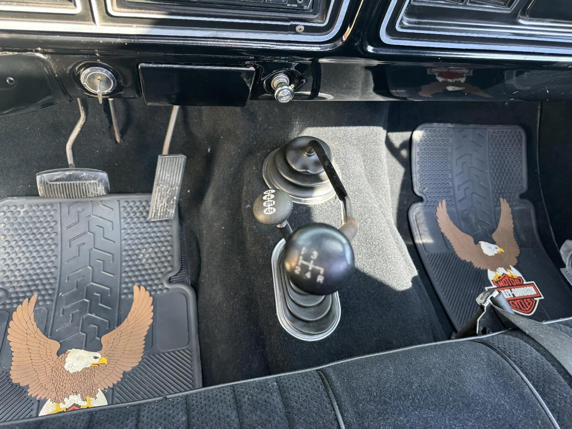 1977 Ford F-150 4×4 Shortbox