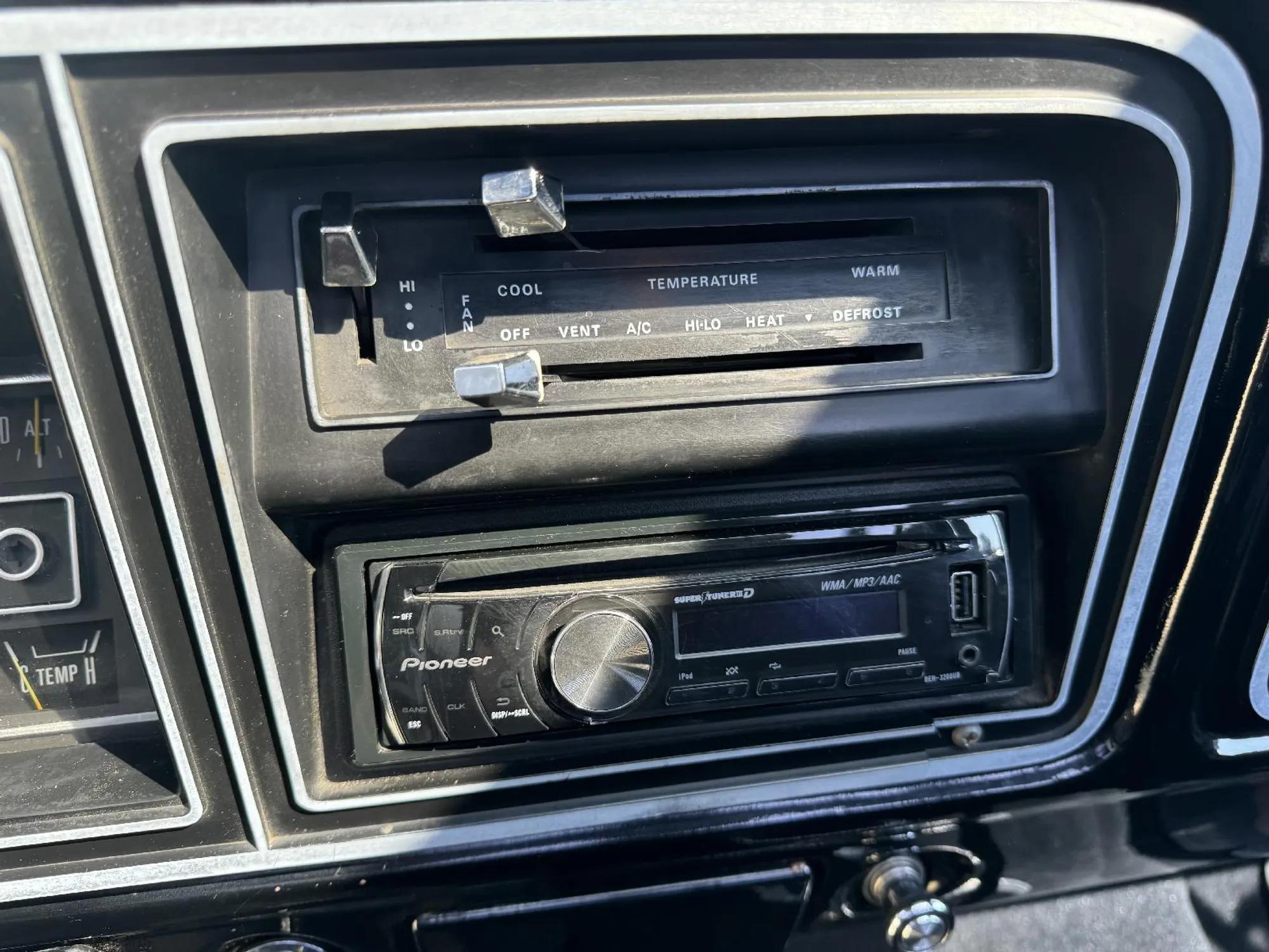 1977 Ford F-150 4×4 Shortbox