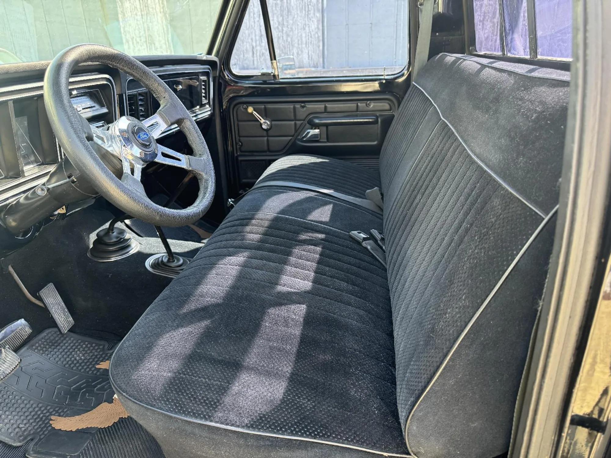 1977 Ford F-150 4×4 Shortbox