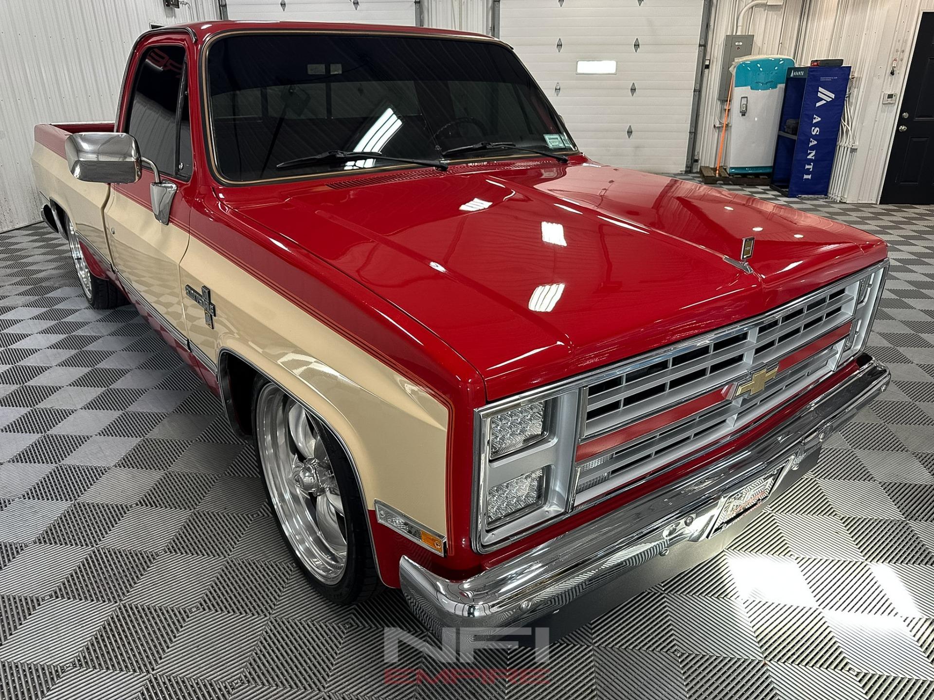 1985 Chevrolet C10 Scottsdale - 3