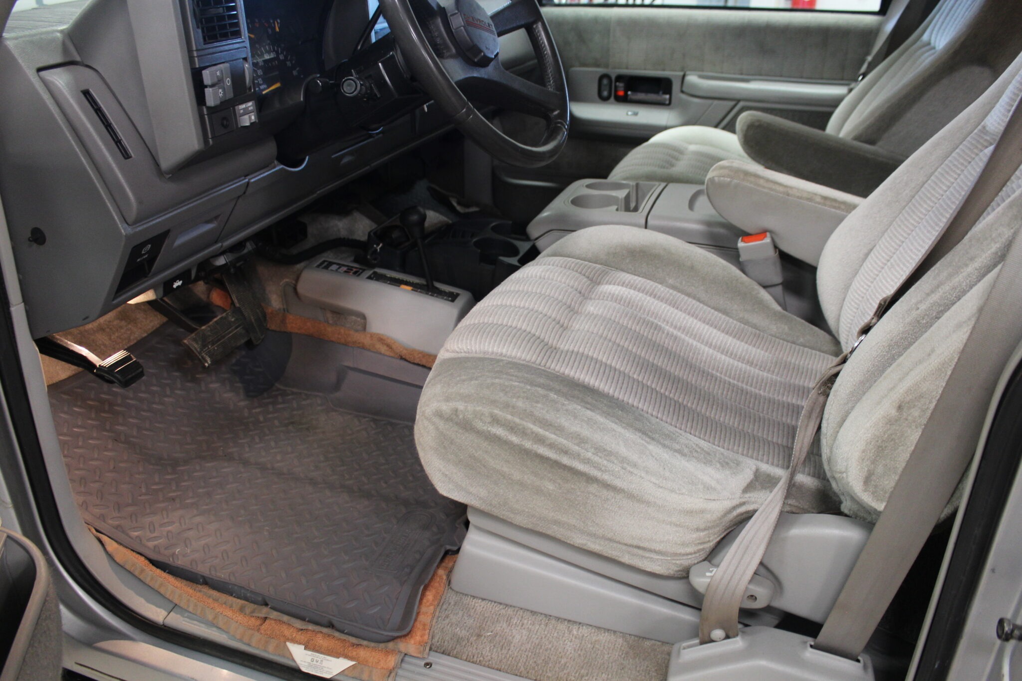 1994 Chevy Suburban 2500 4×4 - 2