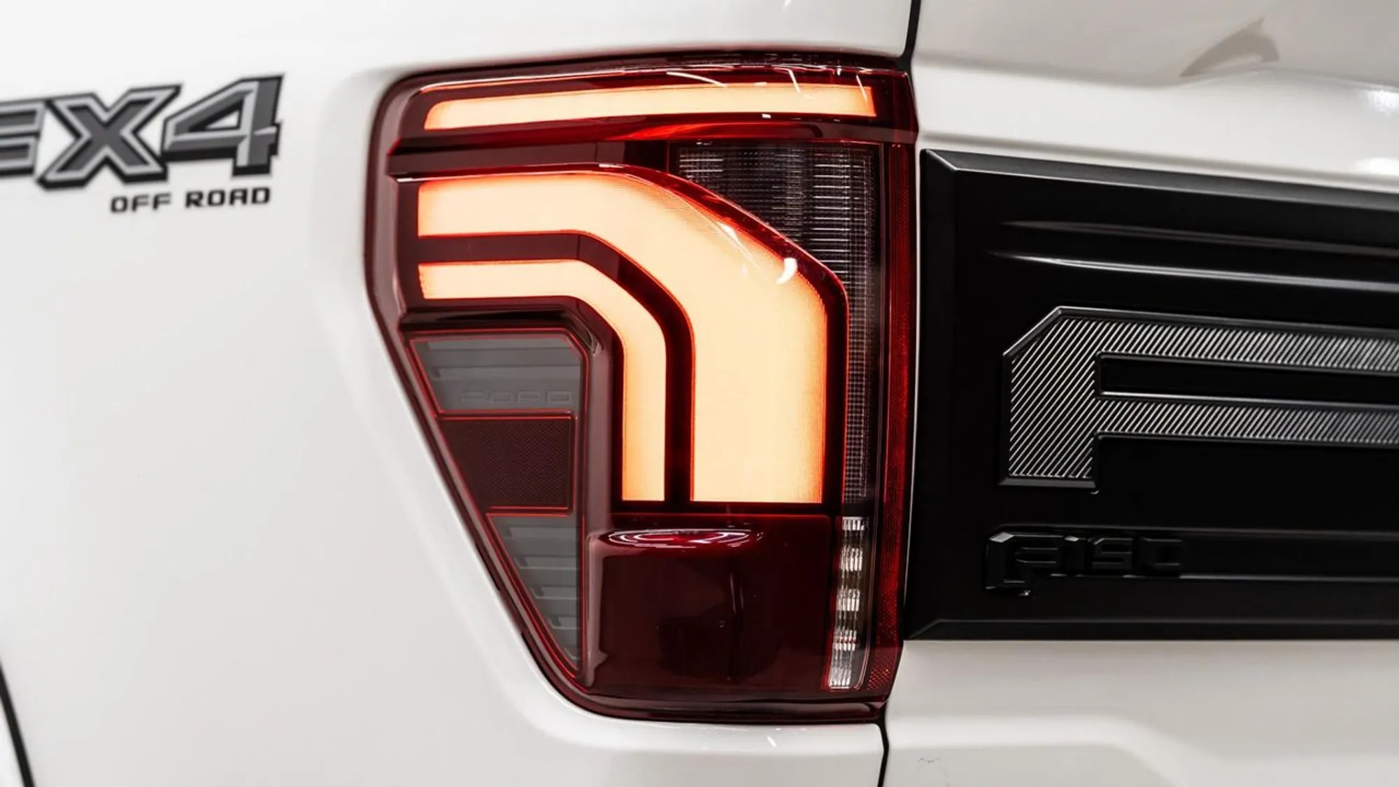 2025 Ford F-150 Lariat Titanline