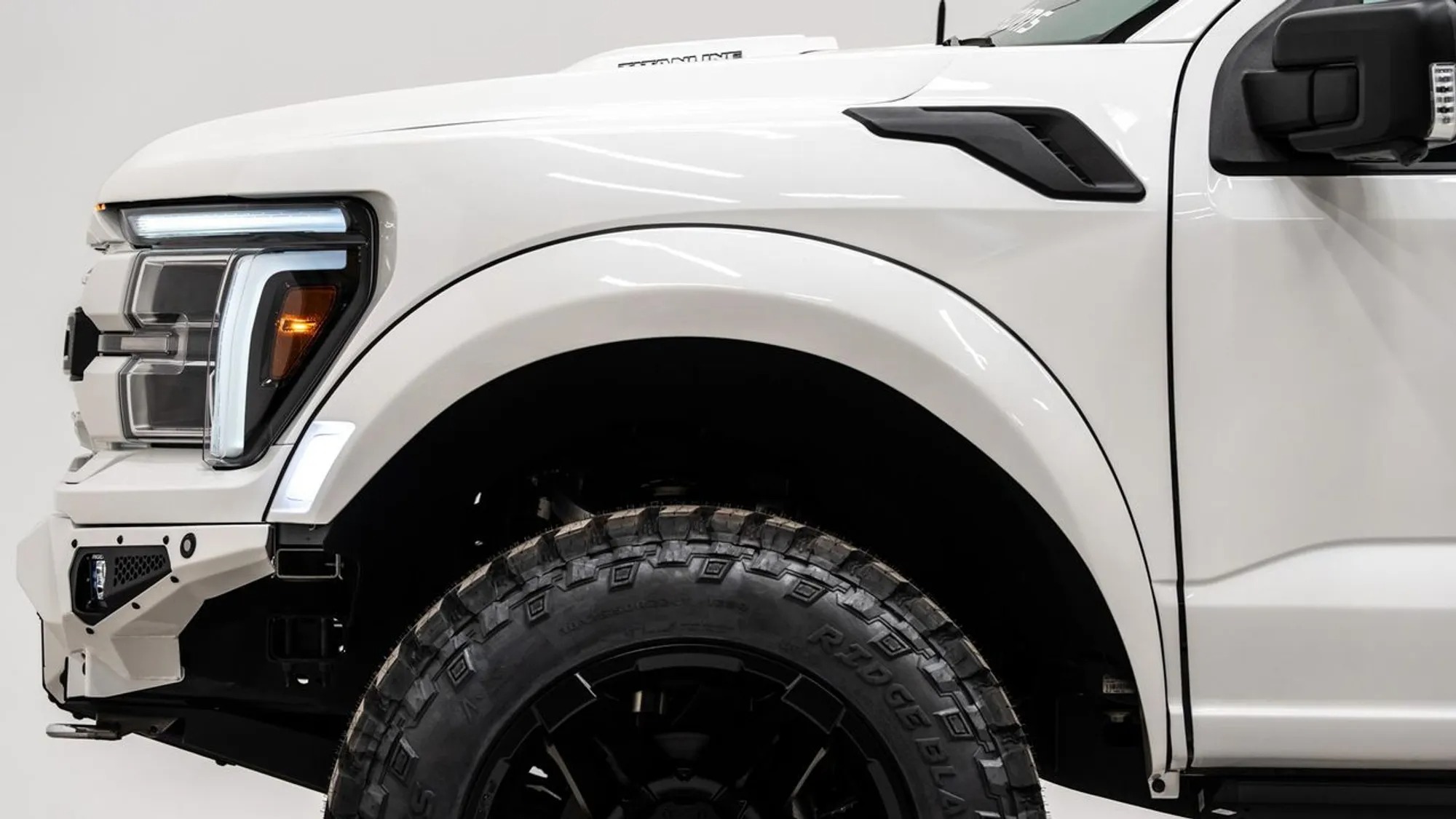 2025 Ford F-150 Lariat Titanline