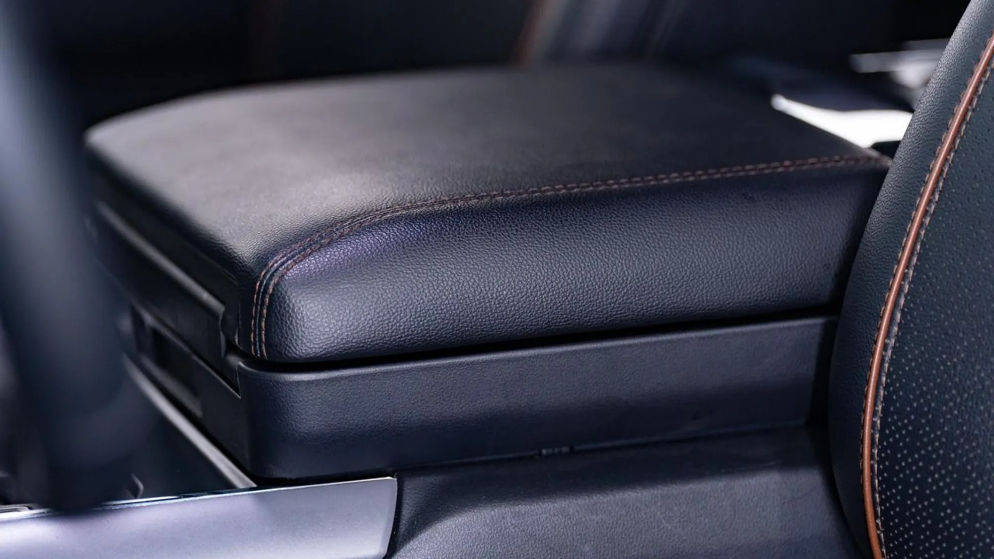 2025 Ford F-150 Lariat Titanline