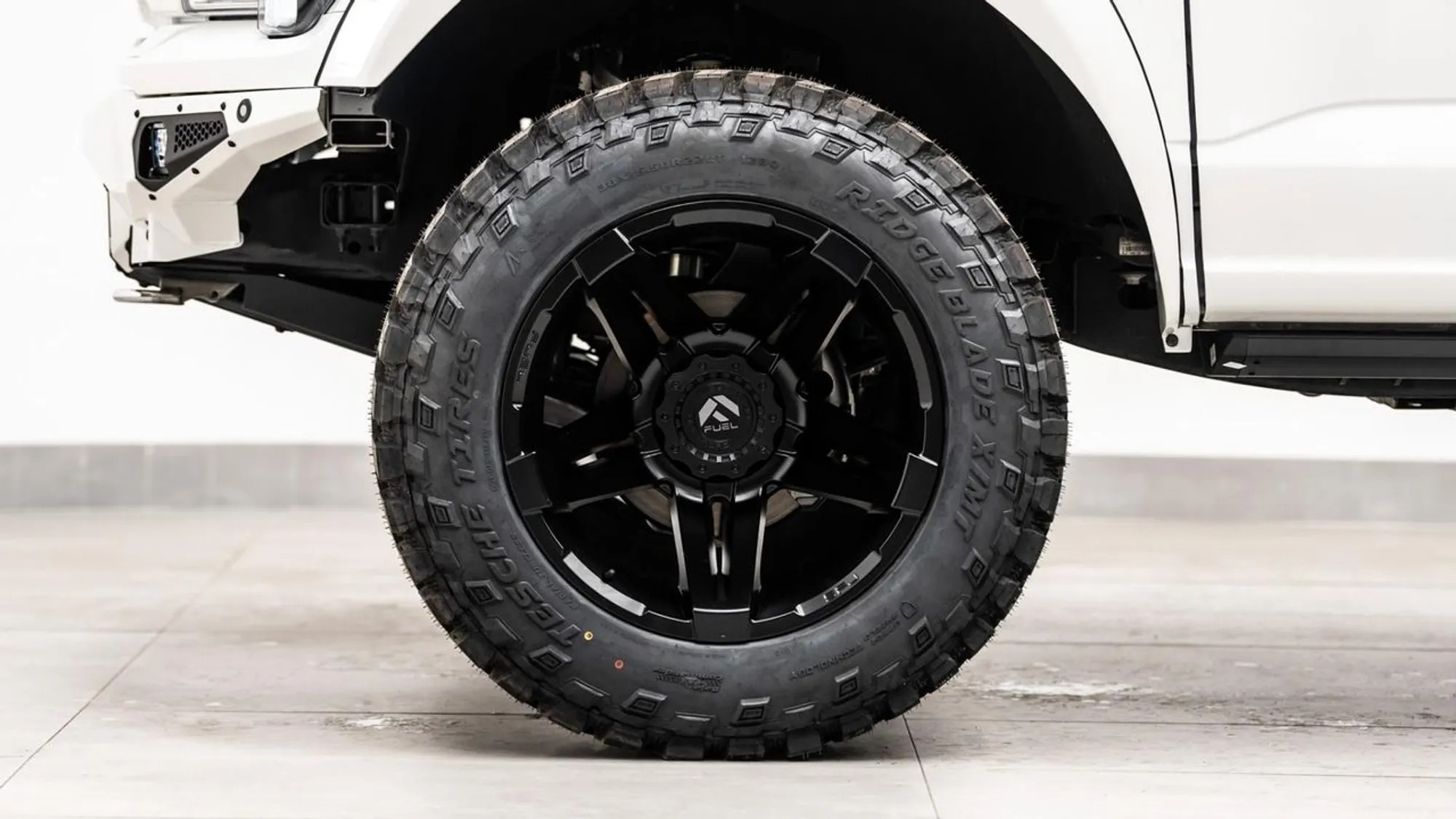 2025 Ford F-150 Lariat Titanline