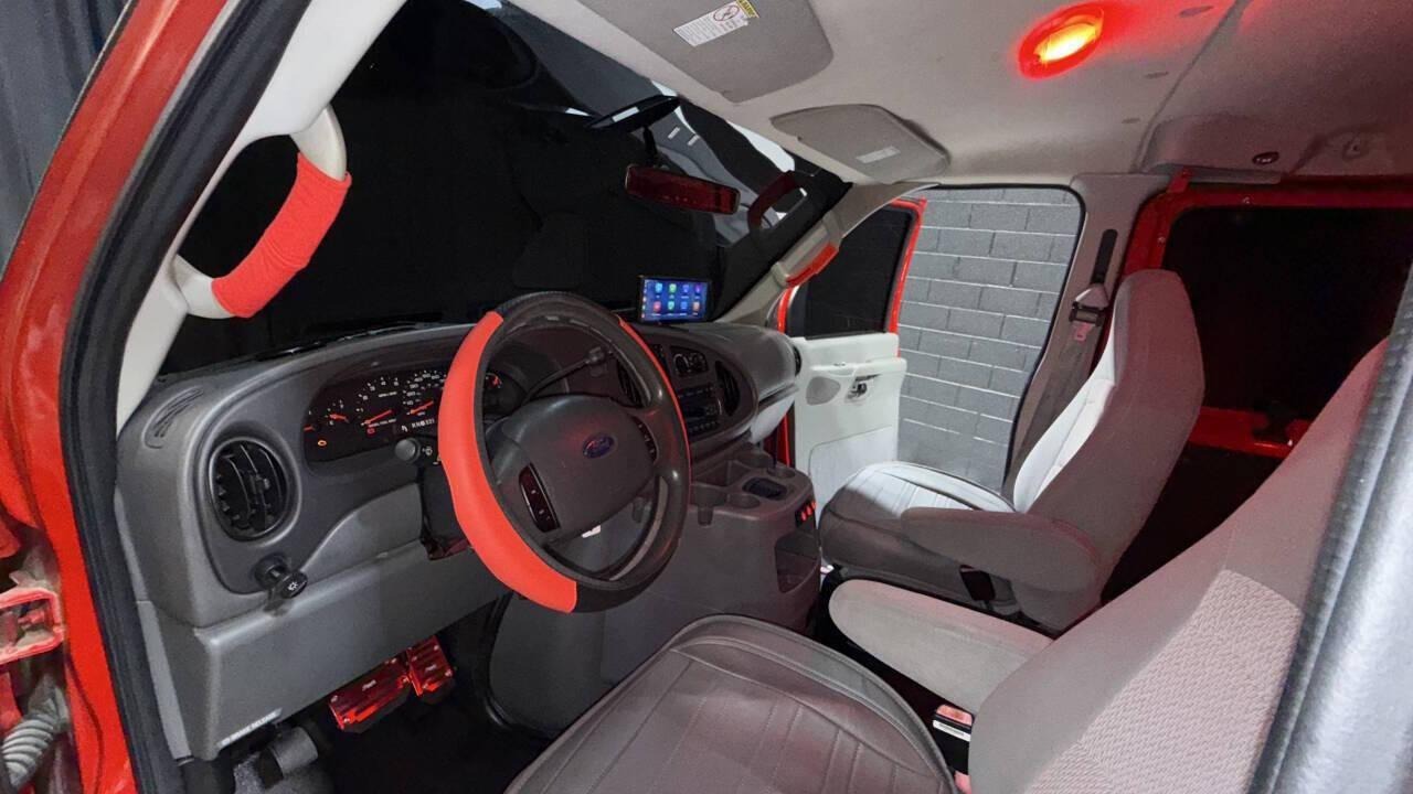 Modified 2006 Ford E-350 - 4