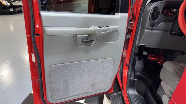 Modified 2006 Ford E-350