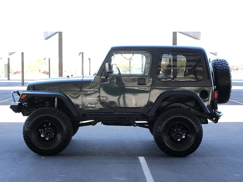 1998 Jeep Wrangler Sahara - 3
