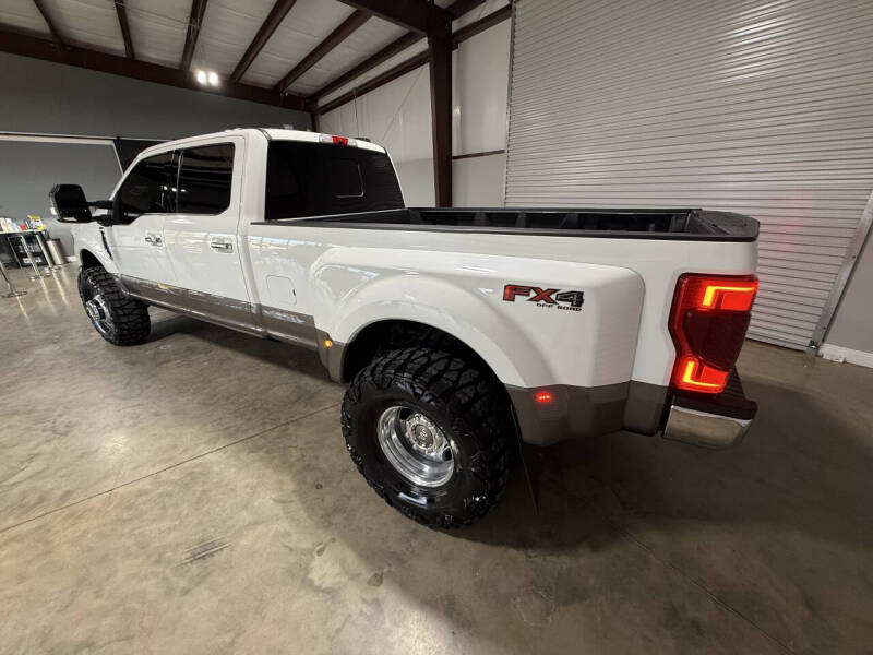 2022 Ford F-350 Super Duty King Ranch - 3