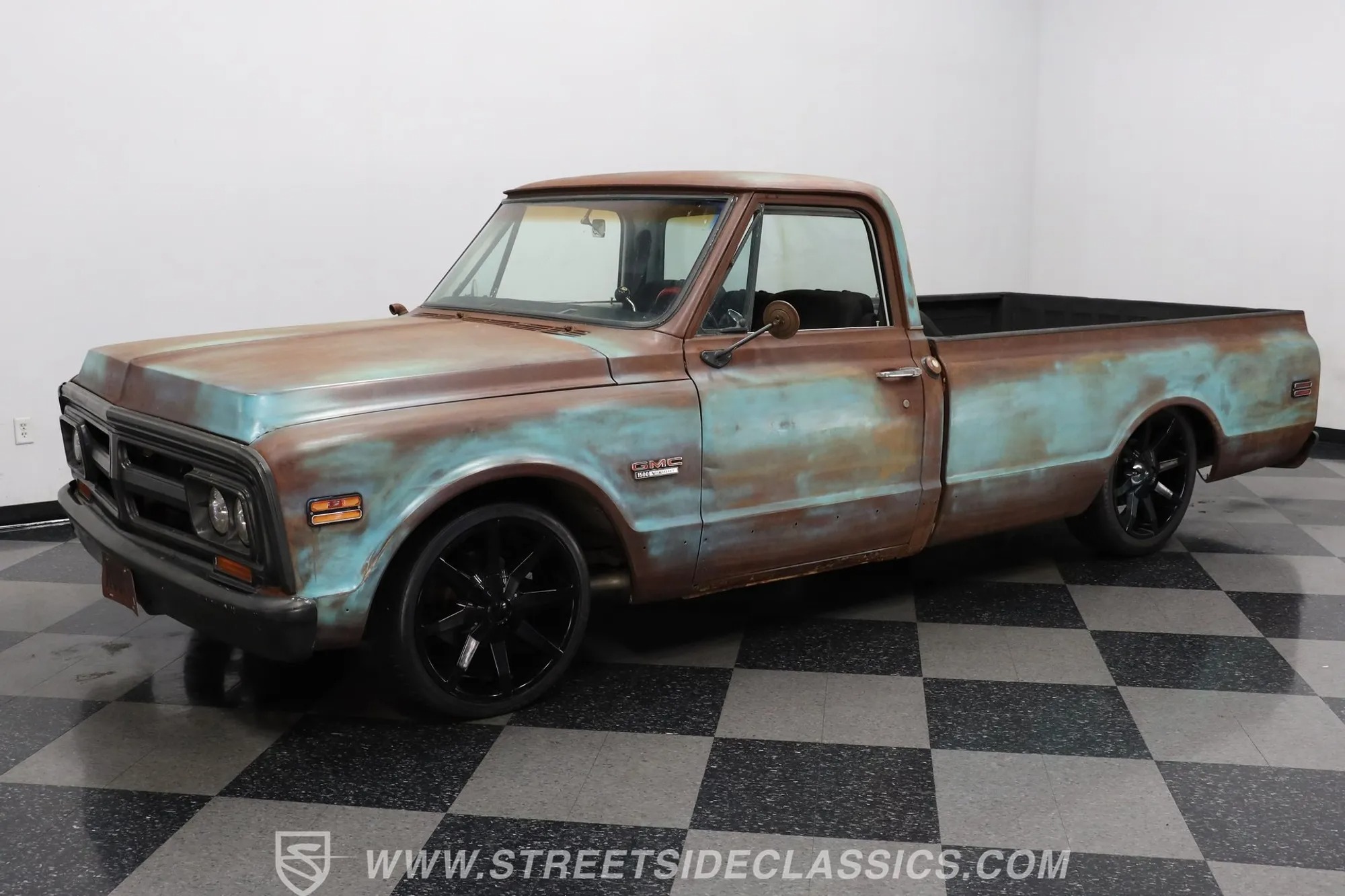 1970 GMC 1500 Patina Restomod - 2