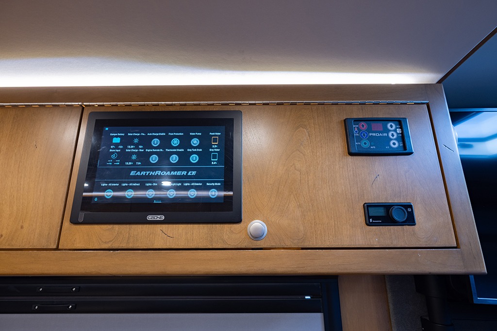 2022 EarthRoamer XV-LTi 073