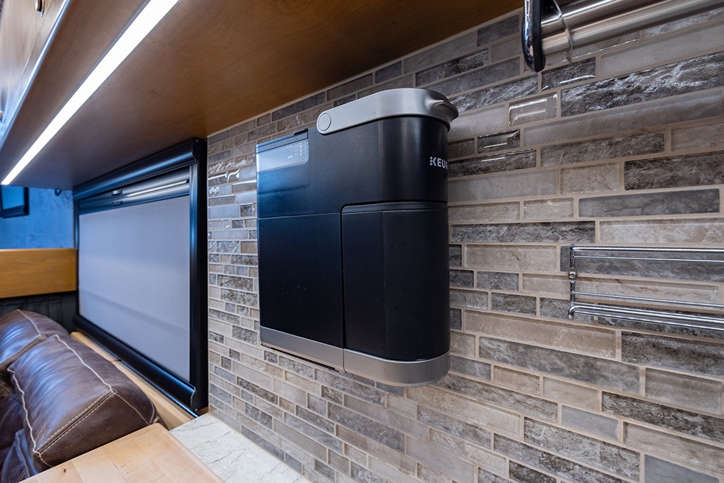 2022 EarthRoamer XV-LTi 073