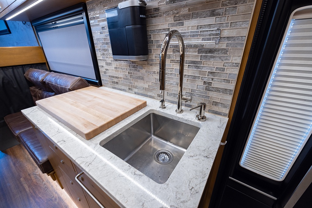 2022 EarthRoamer XV-LTi 073