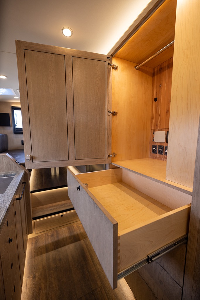 2023 EarthRoamer XV-SX-009