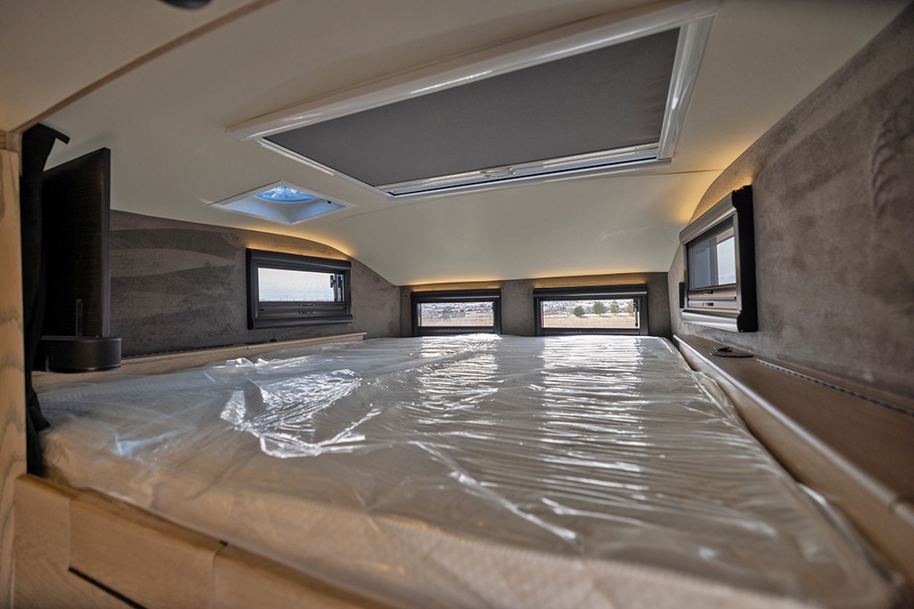 2023 EarthRoamer XV-SX-009