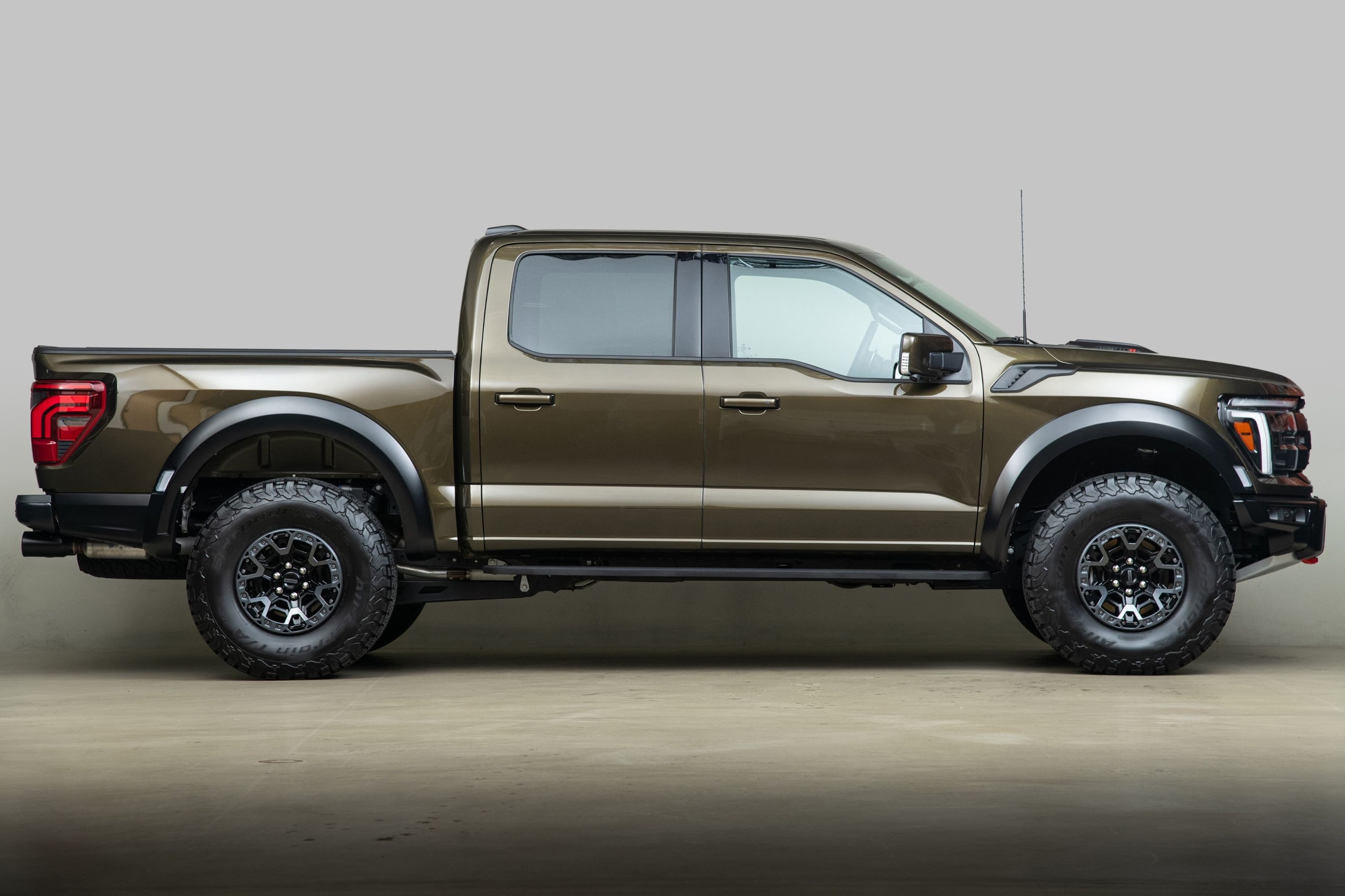 2025 Ford F-150 Raptor R