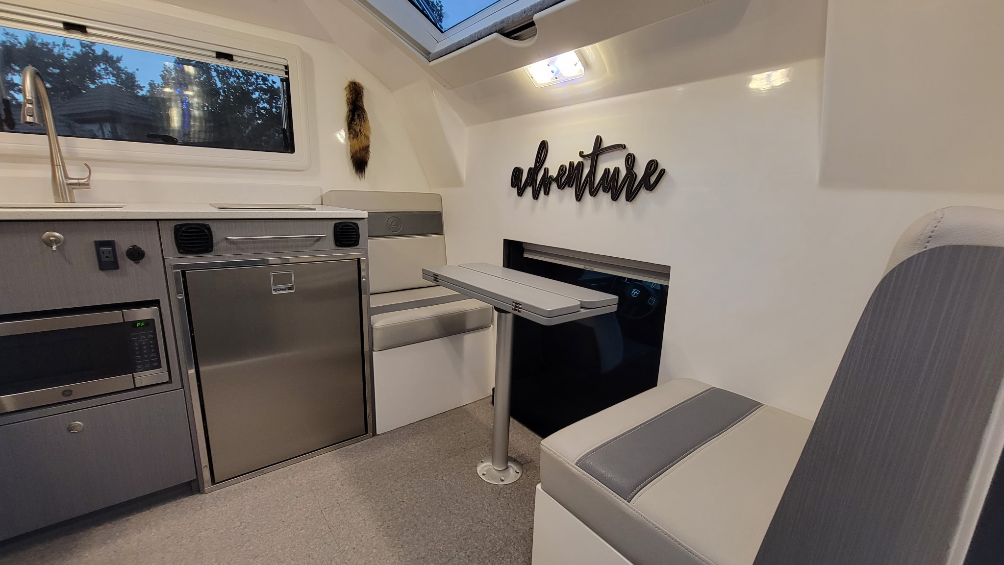 2018 Dodge Ram 5500 Expedition Vehicle