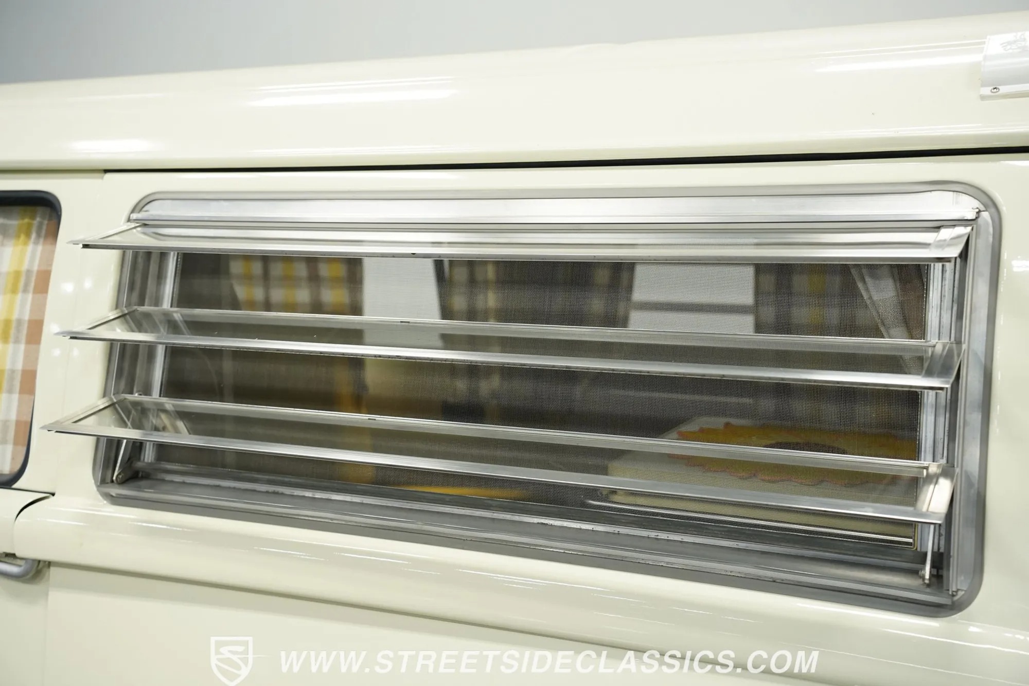 1973 Volkswagen Westfalia Camper Bus