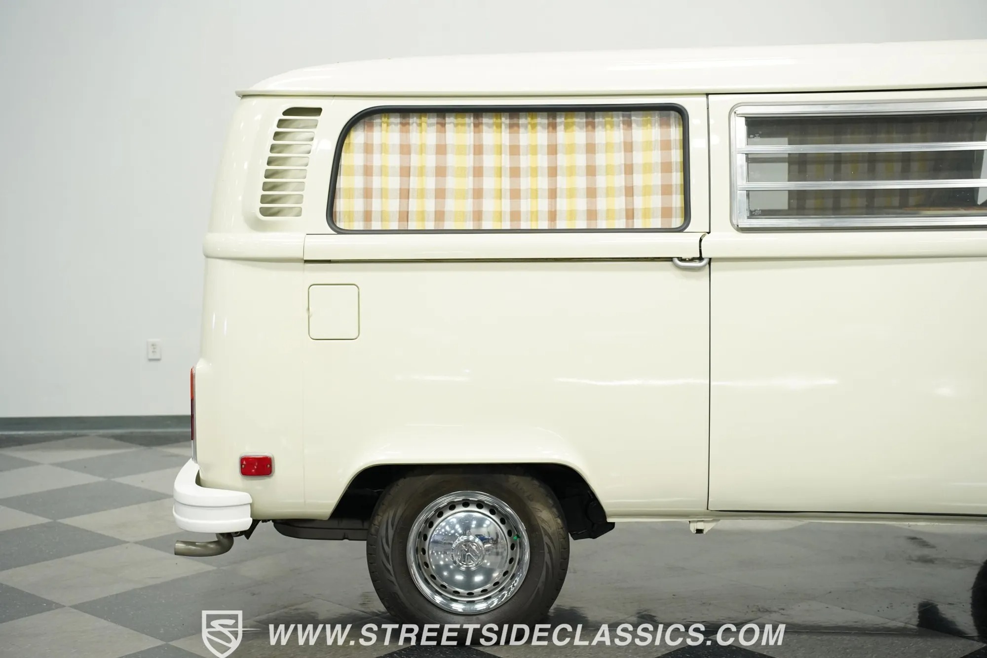1973 Volkswagen Westfalia Camper Bus