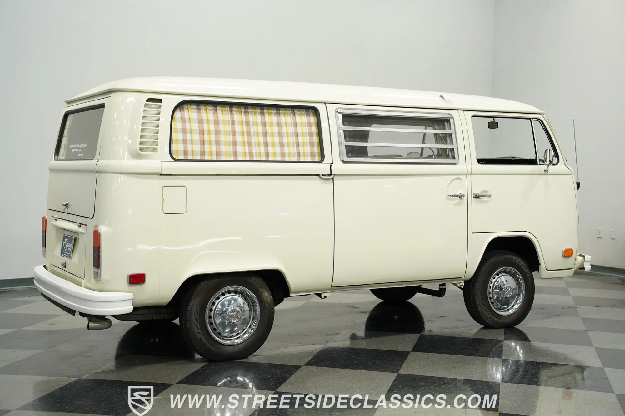 1973 Volkswagen Westfalia Camper Bus
