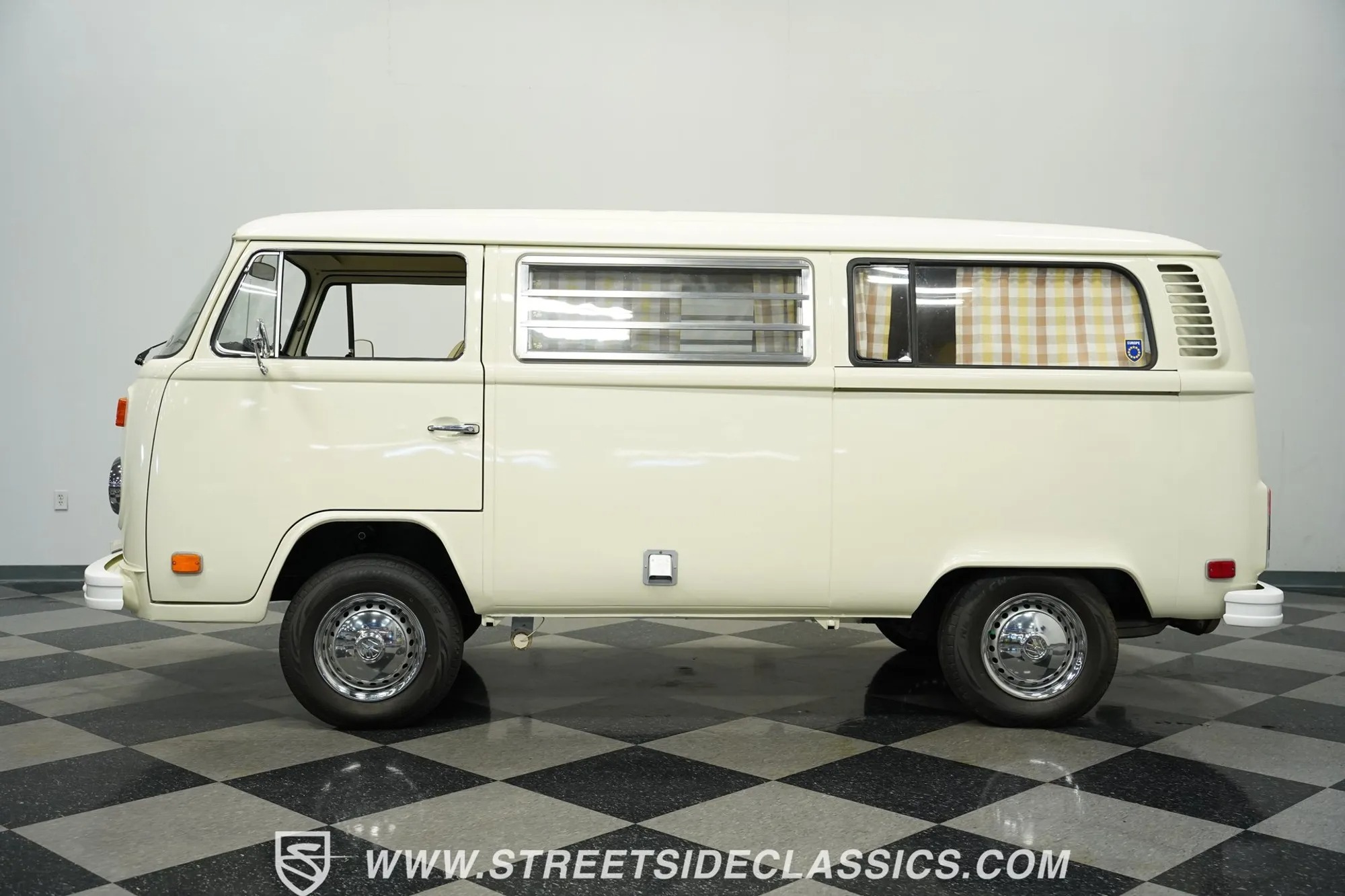 1973 Volkswagen Westfalia Camper Bus - 5