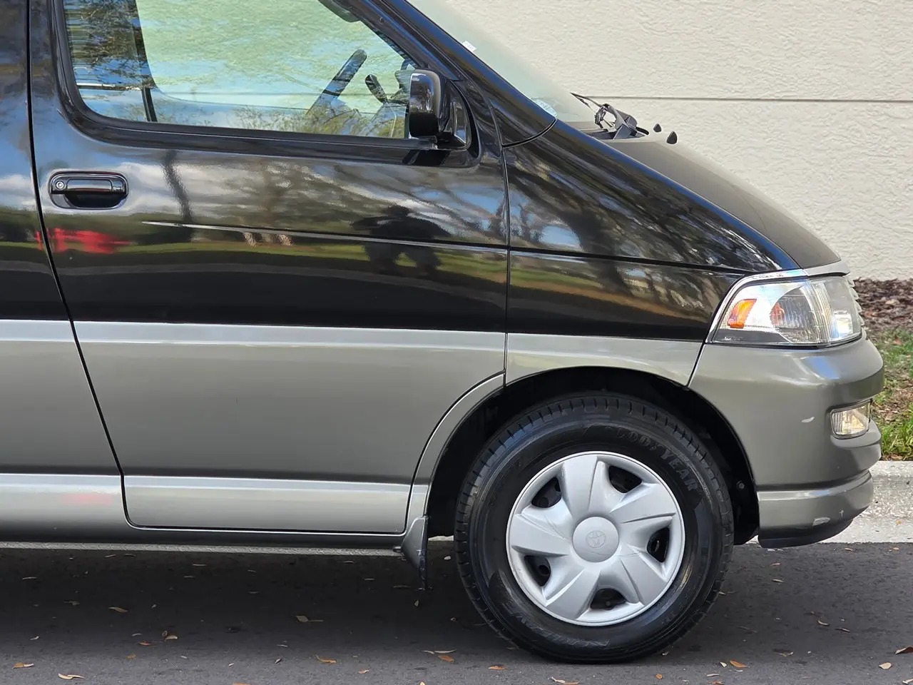 1998 Toyota Hiace Regius - 5