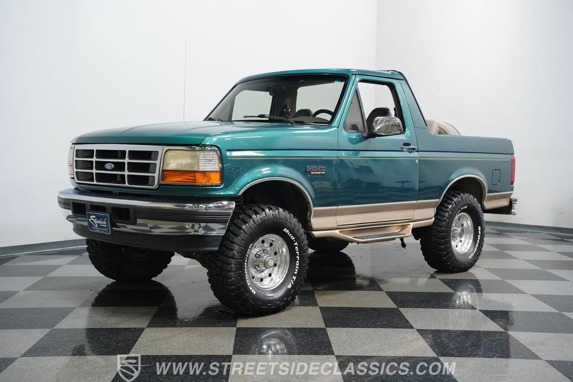 1996 Ford Bronco Eddie Bauer - 3