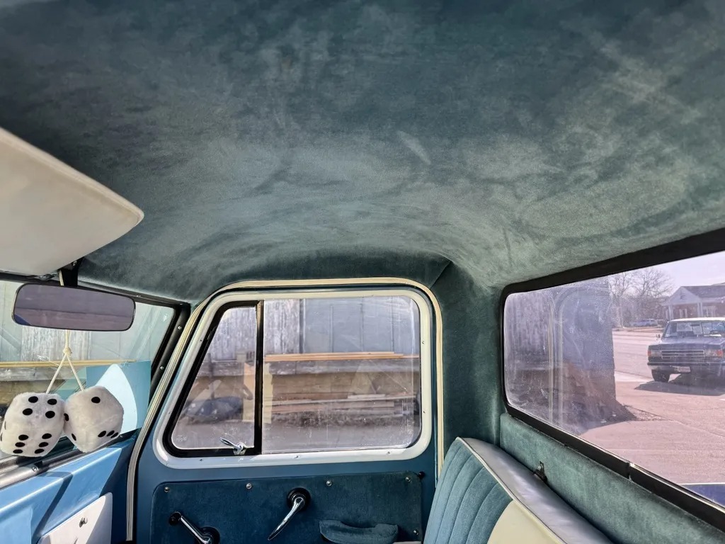 1962 Willys Jeep Pickup