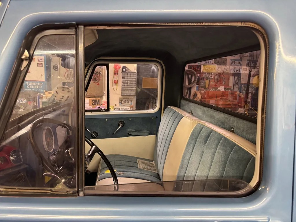 1962 Willys Jeep Pickup