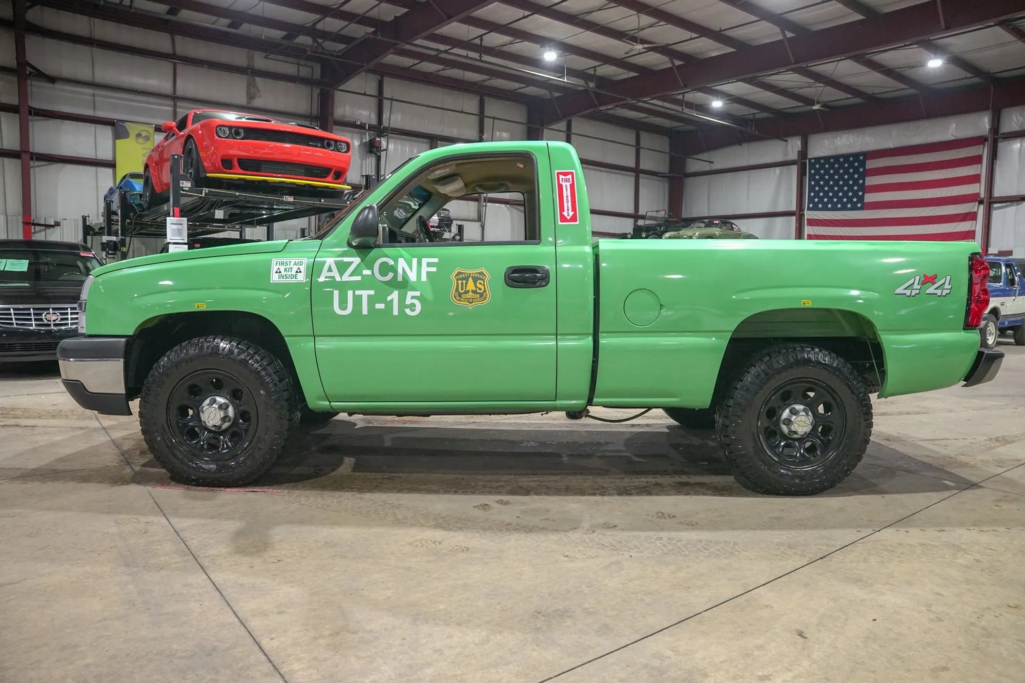 2004 Chevrolet Silverado Forest Reserve - 2
