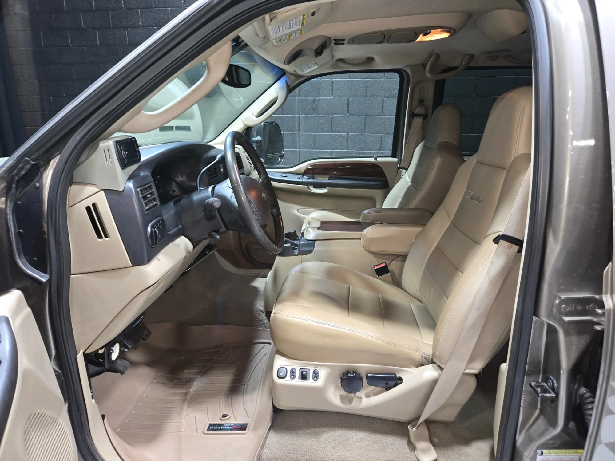 2005 Ford Excursion Limited