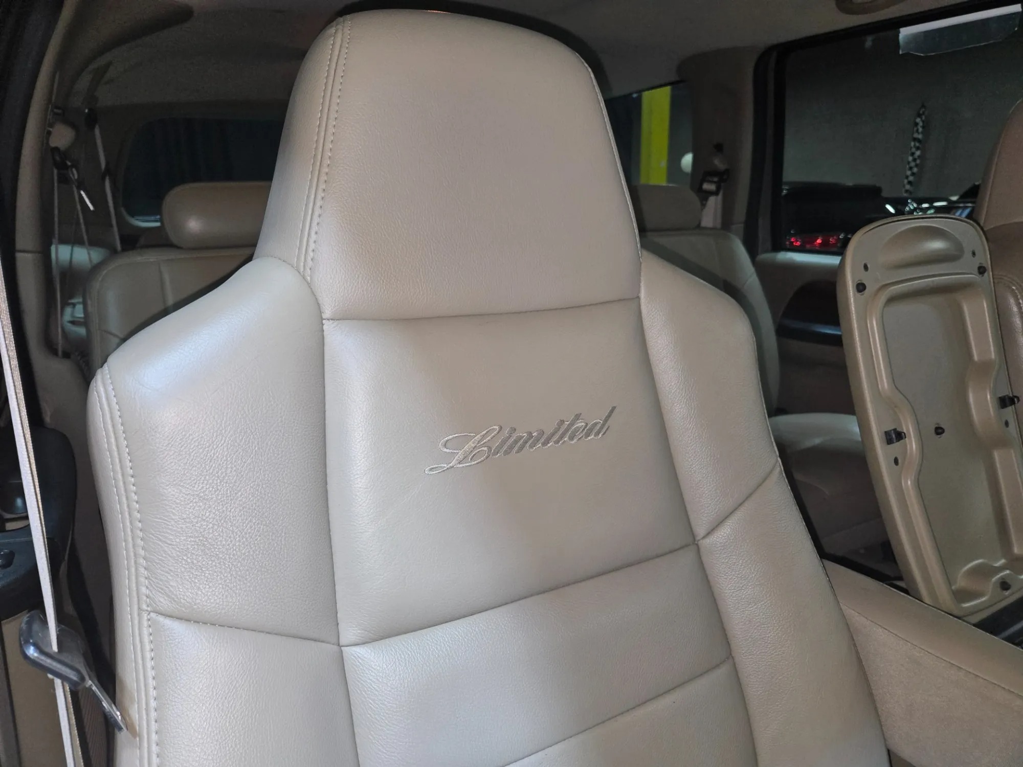 2005 Ford Excursion Limited