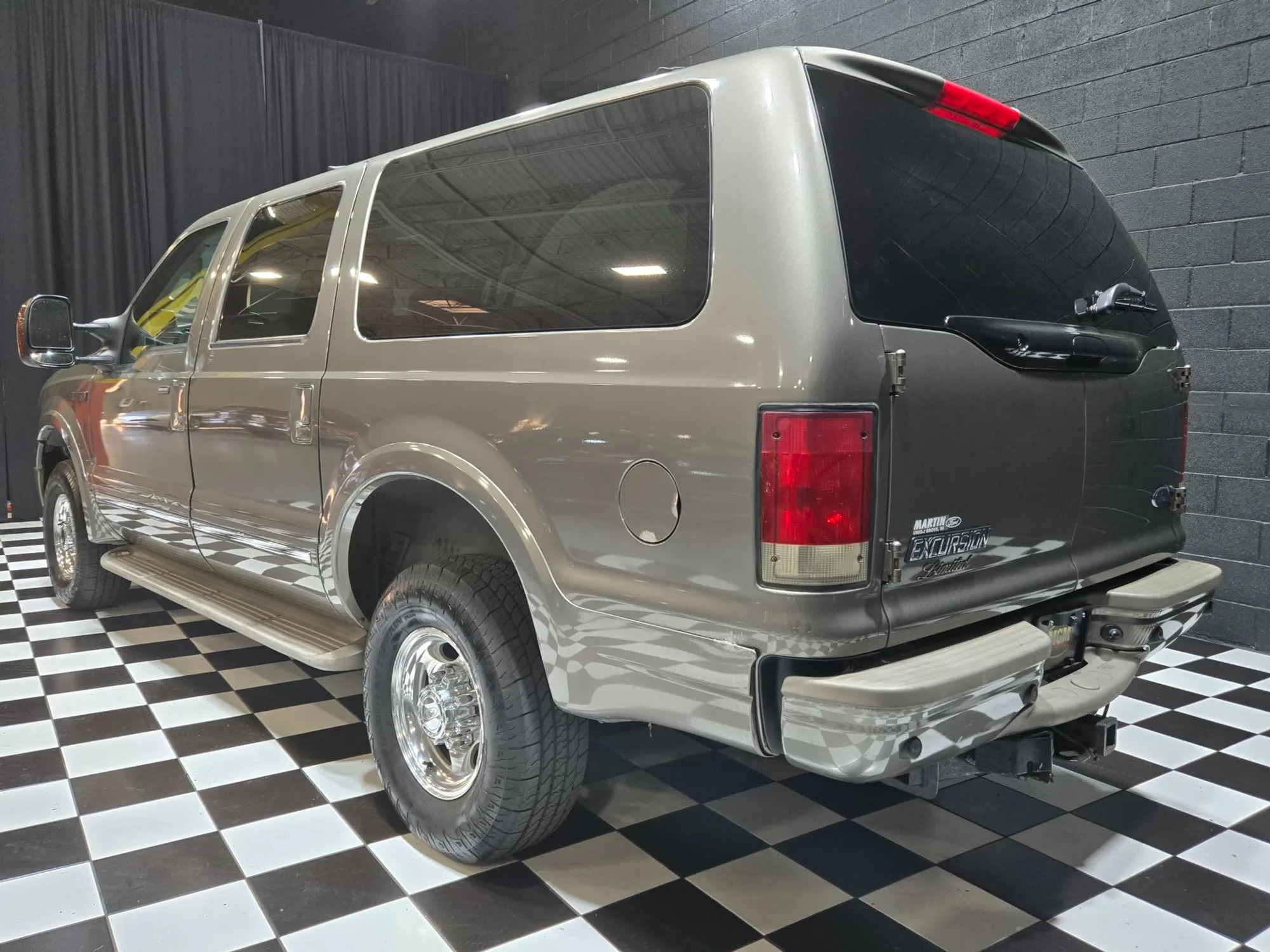 2005 Ford Excursion Limited