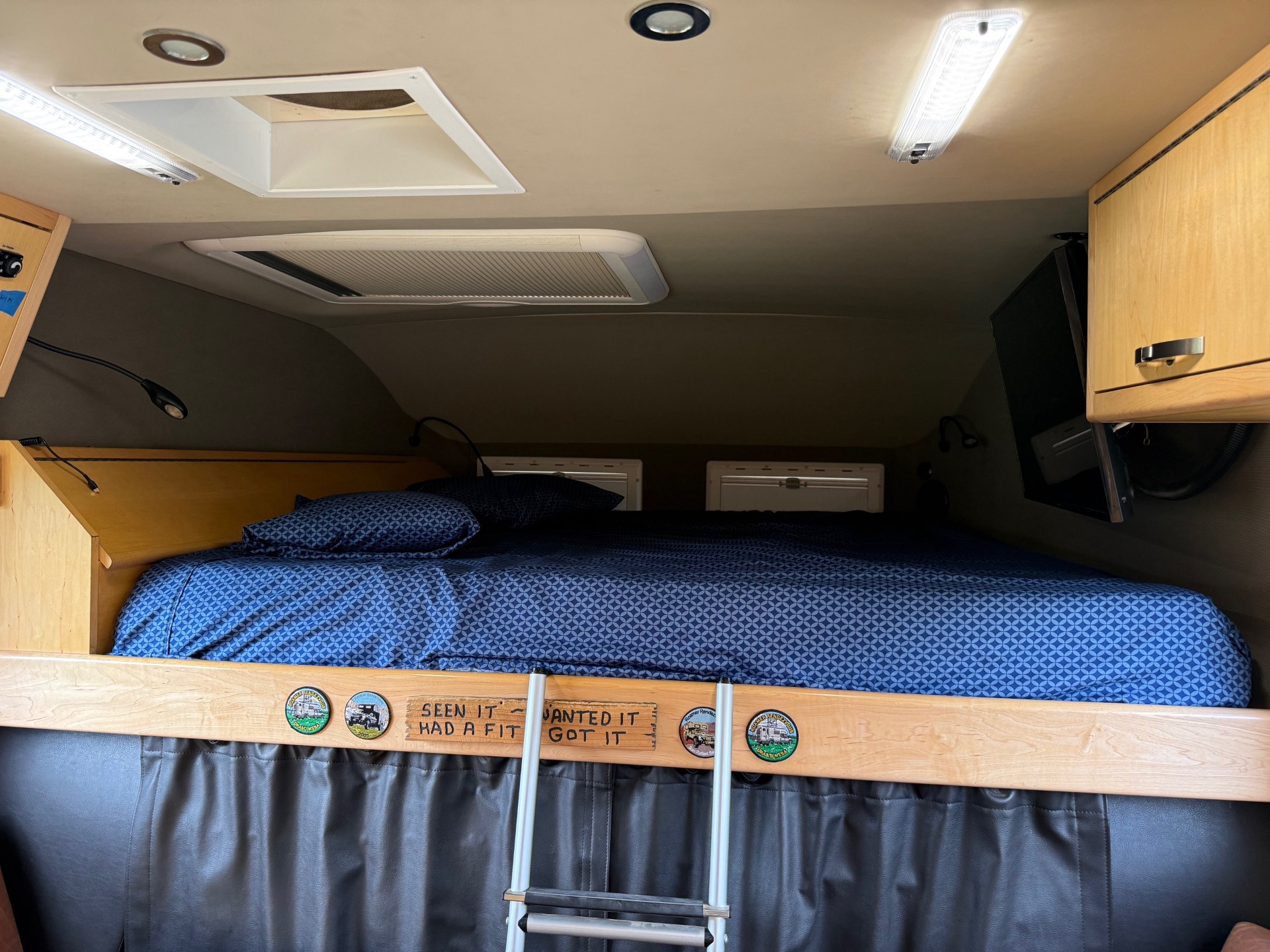 2011 EarthRoamer XV-LT 105