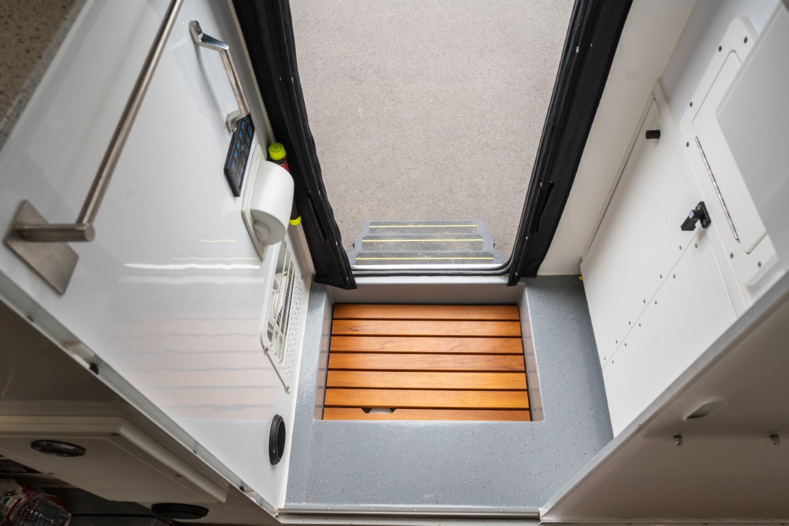 2024 EarthCruiser EXP