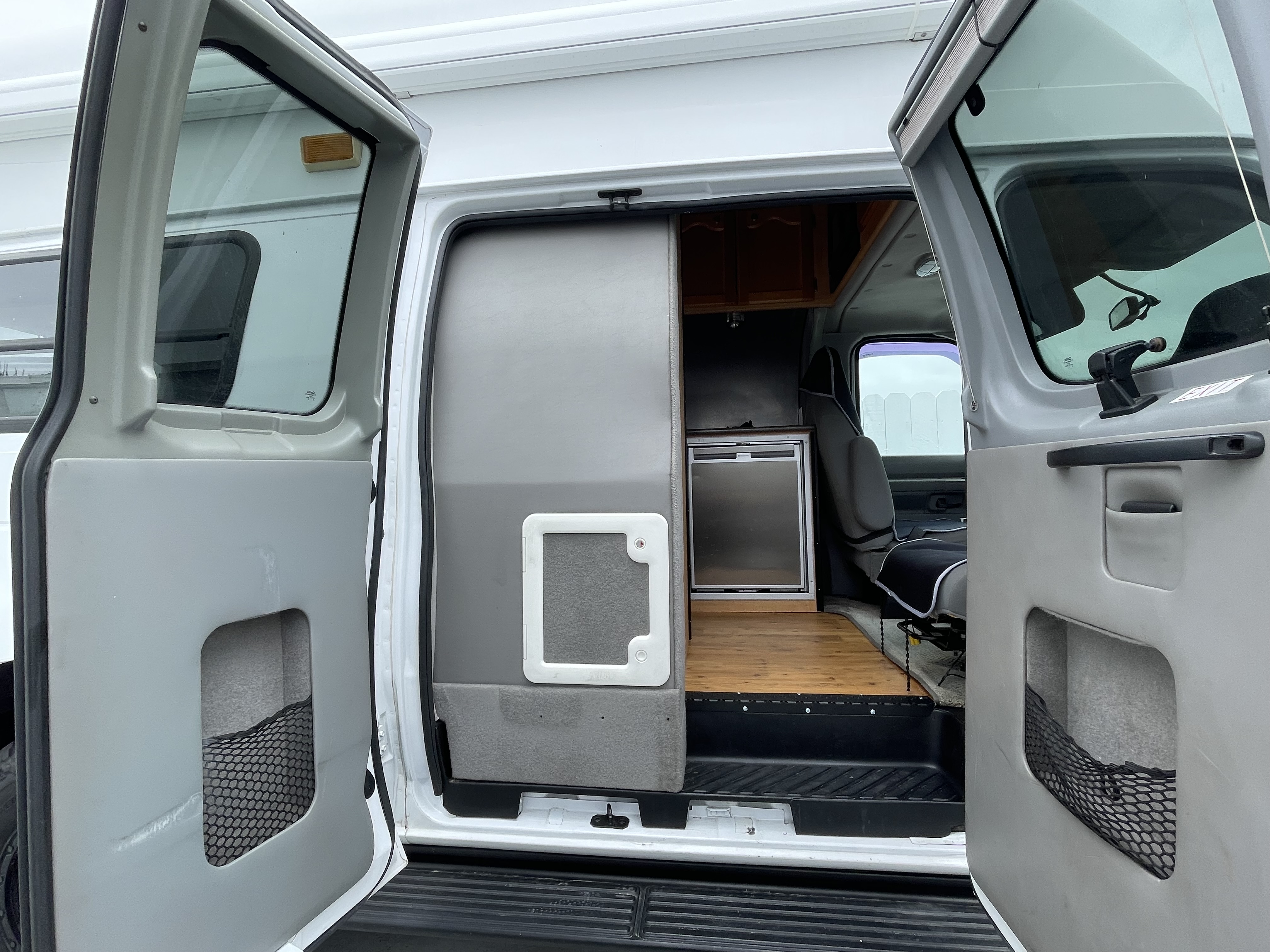 2010 Ford E-250 Majestic Leisure Craft Tourer